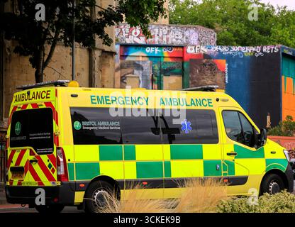 Notarztwagen, Bristol Stadtzentrum, England, Großbritannien. Vom August 2025. Stockfoto