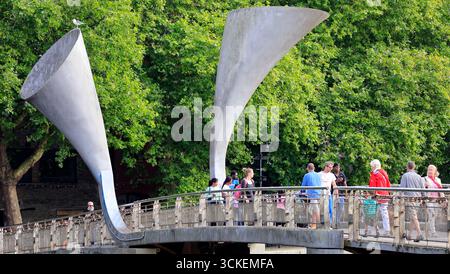 Peros Bridge erinnert an das Leben von Pero Jones. St. Augustine's REACH, The Floating Harbour, Bristol, Somerset, England. UK. Vom August 2025. Stockfoto