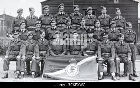 Mitarbeiter der Royal Air Force No. 2 School of Recruit Training, Technical Training Command, in Cardington um 1948–50. Stockfoto
