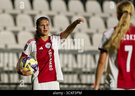 Amsterdam, Niederlande. September 2025. Amsterdam, Niederlande, 11. September 2025: Danique Noordman (16 AFC Ajax) punktet beim UEFA Women's Europa Cup 2025/26 in der ersten Qualifikationsrunde zwischen AFC Ajax und SK Sturm Graz im Sportkomplex de Toekomst in Amsterdam, Niederlande. (Leiting Gao/SPP) Credit: SPP Sport Press Photo. /Alamy Live News Stockfoto