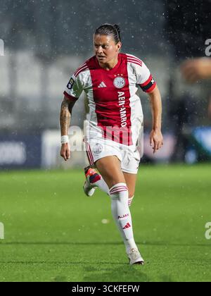 Amsterdam, Niederlande. September 2025. Amsterdam, Niederlande, 11. September 2025: Sherida Spitse (8 AFC Ajax) läuft während des UEFA Women's Europa Cup 2025/26 in der ersten Qualifikationsrunde zwischen AFC Ajax und SK Sturm Graz im Sportkomplex de Toekomst in Amsterdam, Niederlande. (Leiting Gao/SPP) Credit: SPP Sport Press Photo. /Alamy Live News Stockfoto