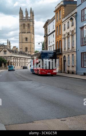 Oxford, Großbritannien, 9. Juli 2025 Blick auf den Magdalen College Tower Stockfoto