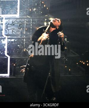 Elmont, Usa. September 2025. Yungblud tritt auf der Bühne während der MTV Video Music Awards 2025 in der UBS Arena auf. Quelle: SOPA Images Limited/Alamy Live News Stockfoto