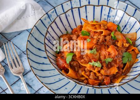 Vegetarische Lasagnesuppe mit fleischlosem quorn-Hackfleisch Stockfoto