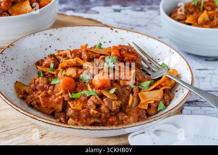 Vegetarische Lasagnesuppe mit fleischlosem quorn-Hackfleisch Stockfoto