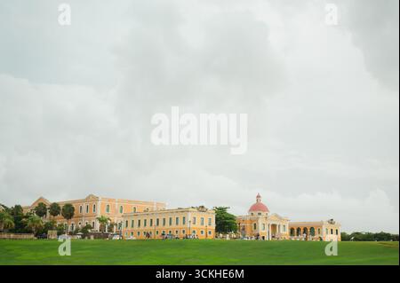 San Juan, PR - 17. Mai 2025: Escuela de Artes Plásticas y Diseño Stockfoto