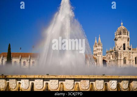 Brunnen vor dem Kloster Jerónimos, Belem, Lissabon, Portugal Stockfoto