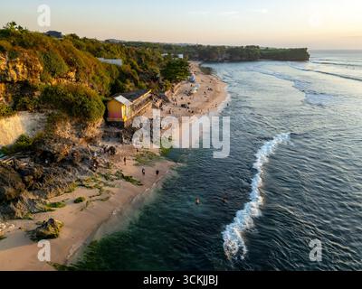 Luftaufnahme des Balangan Strandes in Uluwatu Bali Indonesien Stockfoto