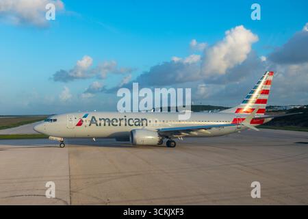 American Airlines Boeing 737-8 MAX N335SN am Curacao Hato International Airport (CUR), Stadt Willemstad, Curacao. Stockfoto