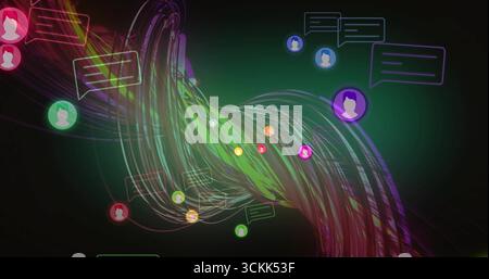 Anzeige von wirbelnden Neon-Datenbändern in der digitalen Szene mit Symbolen für Benutzerprofile und Chat-Blasen Stockfoto
