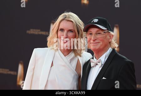 Schauspielerin Maria Furtwängler und Komiker Otto Waalkes kommt zur Gala und Verleihung des Deutschen Fernsehpreises in Köln. *** Schauspielerin Maria Furtwängler und Komiker Otto Waalkes nehmen an der Gala und Zeremonie des Deutschen Fernsehpreises in Köln Teil Stockfoto