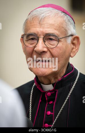 Ars sur Formans, Ain, Frankreich, Mai 31 2025: Porträt des Bischofs Pascal Roland. Nach der Ernennung zum Bischof von Moulins durch Papst Johannes Paul II. Im Januar Stockfoto