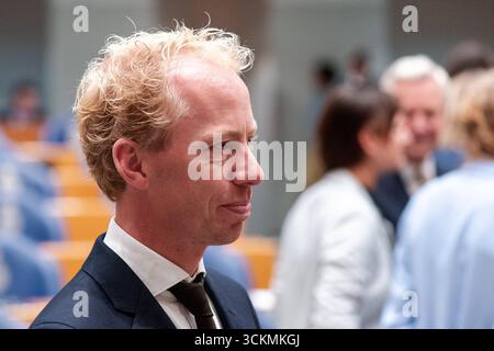 11. SEPTEMBER 2025 Niederländisch Tweede Kamer Plenardebatte DEN HAAG, NIEDERLANDE - 11. SEPTEMBER: Arend Kisteman VVD während der Plenardebatte im Tweede Kamer am 11. September 2025 in den Haag Tweede Kamer Niederlande den Haag Tweede Kamer Niederlande Inhalte können nicht direkt oder indirekt über Dritte weiterverbreitet werden. Copyright: XJohnxBeckmannx Stockfoto