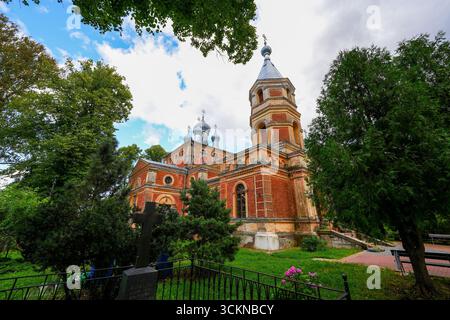 Die orthodoxe Kathedrale St. Isidor in Valga, Estland, im Baltikum Stockfoto