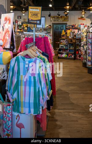 Olathe, Kansas. Cracker Barrel Old Country Store mit seiner gutbürgerlichen Country-Küche ist ein Kettenrestaurant, das amerikanische Gerichte serviert und auch eine hat Stockfoto