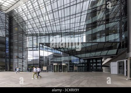 Landesbank Baden-Württemberg, LBBW. Außenansicht mit Glasfassade. Europaviertel Stuttgart, Baden-Württemberg, Deutschland Stockfoto