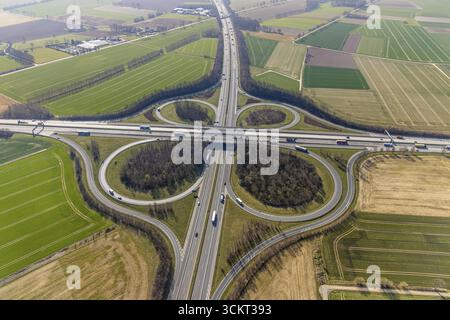 Luftaufnahme, Autobahnkreuz Werl der Autobahn A44 und A445, Werl, Soester Boerde, Nordrhein-Westfalen, Deutschland, Autobahn, DE, Europa, Wir Stockfoto