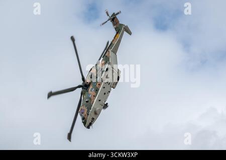 Die portugiesische Luftwaffe Leonardo AW101 Merlin wurde am 18. Juli 2025 bei der Royal International Air Tattoo geflogen. Stockfoto