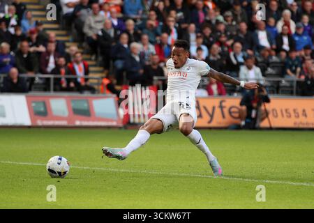 Swansea, Großbritannien. September 2025. Ronald aus Swansea City erzielt sein Team das 2. Tor. EFL Skybet Meisterschaftsspiel, Swansea City gegen Hull City im Stadion Swansea.com in Swansea, Wales am Samstag, den 13. September 2025. Dieses Bild darf nur für redaktionelle Zwecke verwendet werden. Nur redaktionelle Verwendung, Bild von Andrew Orchard/Alamy Live News Stockfoto