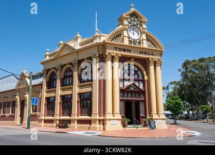 Das Erbe steht unter dem Edwardian Town Hall in York, Western Australia Stockfoto