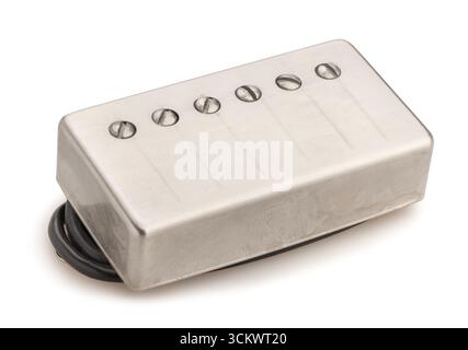 humbucker-Abholweg isoliert auf weiß Stockfoto