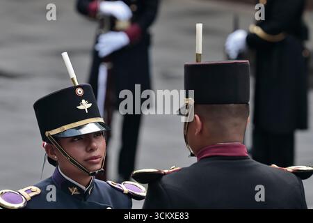 Mexiko, Cdmx, Mexiko. September 2025. Der 178. Jahrestag der Heldentat der Jungen Helden von Chapultepec wurde im Chapultepec Forest in Mexiko-Stadt begangen. Die Veranstaltung wurde von der mexikanischen Präsidentin Claudia Sheimbaum geleitet, die eine Ehrenwache ausübte und die Rolle der Kadetten nannte, die auf Chapultepec Castle gegen die US-Invasion kämpften. Die Kadetten, die in dieser Schlacht ihr Leben verloren, waren JUAN DE LA BARRERA, AGUSTIN MELGAR, FERNANDO MONTES DE OCA, FRANCISCO MARQUEZ, VICENTE SUAREZ UND JUAN ESCUTIA, letzterer war derjenige, der die mexikanische Flagge aufnahm und von Chapultepec sprang Stockfoto