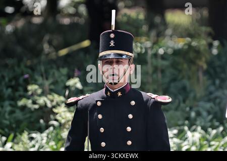 Mexiko, Cdmx, Mexiko. September 2025. Der 178. Jahrestag der Heldentat der Jungen Helden von Chapultepec wurde im Chapultepec Forest in Mexiko-Stadt begangen. Die Veranstaltung wurde von der mexikanischen Präsidentin Claudia Sheimbaum geleitet, die eine Ehrenwache ausübte und die Rolle der Kadetten nannte, die auf Chapultepec Castle gegen die US-Invasion kämpften. Die Kadetten, die in dieser Schlacht ihr Leben verloren, waren JUAN DE LA BARRERA, AGUSTIN MELGAR, FERNANDO MONTES DE OCA, FRANCISCO MARQUEZ, VICENTE SUAREZ UND JUAN ESCUTIA, letzterer war derjenige, der die mexikanische Flagge aufnahm und von Chapultepec sprang Stockfoto