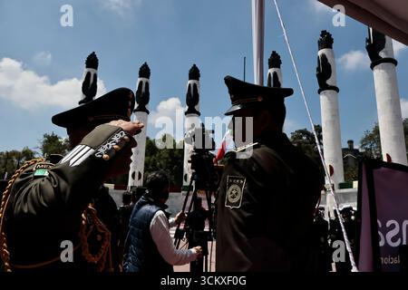 Mexiko, Cdmx, Mexiko. September 2025. Der 178. Jahrestag der Heldentat der Jungen Helden von Chapultepec wurde im Chapultepec Forest in Mexiko-Stadt begangen. Die Veranstaltung wurde von der mexikanischen Präsidentin Claudia Sheimbaum geleitet, die eine Ehrenwache ausübte und die Rolle der Kadetten nannte, die auf Chapultepec Castle gegen die US-Invasion kämpften. Die Kadetten, die in dieser Schlacht ihr Leben verloren, waren JUAN DE LA BARRERA, AGUSTIN MELGAR, FERNANDO MONTES DE OCA, FRANCISCO MARQUEZ, VICENTE SUAREZ UND JUAN ESCUTIA, letzterer war derjenige, der die mexikanische Flagge aufnahm und von Chapultepec sprang Stockfoto
