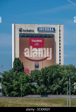 Bratislava, Slowakei - 10. Mai 2025: Incheba expo Bratislava. Incheba ist ein Kongress- und Ausstellungszentrum im Stadtteil Petrzalka von Bratis Stockfoto