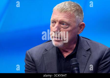 Tennis-Legende Boris Becker spricht im Rahmen von Europas führender Digitalisierungsinitiative auf Entscheider-Level DIGITAL X Focus AI im Confex der Koelnmesse. Köln, 10.09.2025 NRW Deutschland *** Tennislegende Boris Becker spricht im Rahmen der führenden Digitalisierungsinitiative Europas auf Entscheidungsebene DIGITAL X Focus AI auf der Confex der Koelnmesse Köln, 10 09 2025 NRW Deutschland Copyright: XPervinxInan-Serttasx Stockfoto