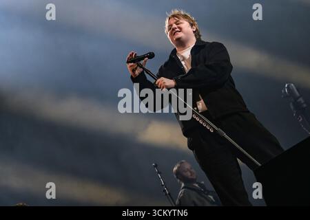 Glasgow, Großbritannien. September 2025. Lewis Capaldi hat live auf der Bühne im OVO Hydro gesehen nach einer zweijährigen Pause kehrt Lewis Capaldi in die Musikszene zurück und spielt im OVO Hydro in Glasgow. Credit: SOPA Images Limited/Alamy Live News Stockfoto