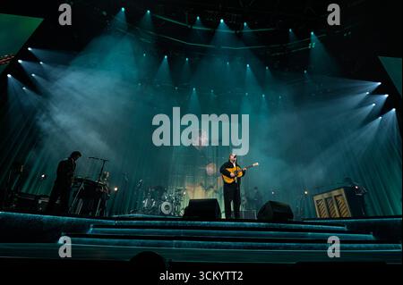 Glasgow, Großbritannien. September 2025. Lewis Capaldi hat live auf der Bühne im OVO Hydro gesehen nach einer zweijährigen Pause kehrt Lewis Capaldi in die Musikszene zurück und spielt im OVO Hydro in Glasgow. Credit: SOPA Images Limited/Alamy Live News Stockfoto