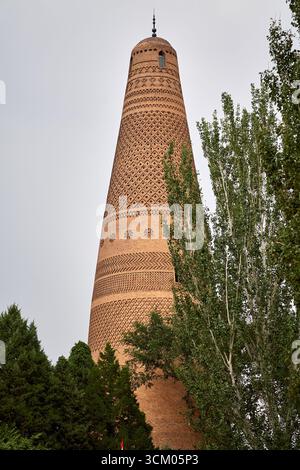 Nachbildung des Emin Minarets oder Su Gong Ta aus Turpan in Xinjiang - Peking China Ethnic Museum Park, einem Open Air Museumspark, der Chinesen gewidmet ist Stockfoto