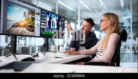 Zwei Grafikdesigner Bearbeiten Webanzeigen Im Collaboration Project Gemeinsam. Stockfoto