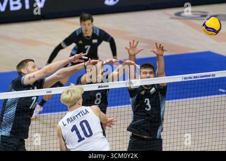 Quezon City, Manila, Philippinen. September 2025. Finnland gegen Argentinien in der Pool-Phase während der FIVB Herren-Volleyball-Weltmeisterschaft 2025 in Manila, Philippinen. Argentinien gewinnt in einem 5-Satz-Spiel. (Kreditbild: © Jayne Russell/ZUMA Press Wire) NUR REDAKTIONELLE VERWENDUNG! Nicht für kommerzielle ZWECKE! Stockfoto