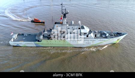 Die HMS Mersey (P283) ist ein Offshore-Patrouillenschiff der britischen Royal Navy, das am 14. Juni 2003 gestartet und am 28. November in Betrieb genommen wurde Stockfoto