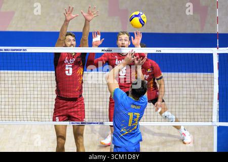 Quezon City, Manila, Philippinen. September 2025. Ukraine gegen Belgien in der Pool-Phase während der FIVB Herren-Volleyball-Weltmeisterschaft 2025 in Manila, Philippinen. Belgien gewinnt das Spiel in drei Reihen. (Kreditbild: © Jayne Russell/ZUMA Press Wire) NUR REDAKTIONELLE VERWENDUNG! Nicht für kommerzielle ZWECKE! Stockfoto