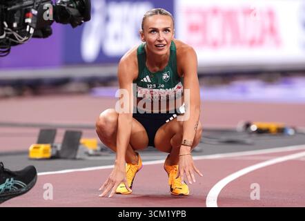 Sharlene Mawdsley aus Irland reagiert, nachdem er am zweiten Tag der Leichtathletik-Weltmeisterschaft 2025 im Japan National Stadium in Tokio in der dritten Hitze der 400-Meter-Strecke der Frauen teilgenommen hat. Bilddatum: Sonntag, 14. September 2025. Stockfoto