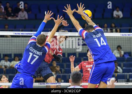 Quezon City, Manila, Philippinen. September 2025. Frankreich gegen Korea in der Pool-Phase während der FIVB Herren-Volleyball-Weltmeisterschaft 2025 in Manila, Philippinen. Frankreich gewinnt das Spiel in drei Reihen. (Kreditbild: © Jayne Russell/ZUMA Press Wire) NUR REDAKTIONELLE VERWENDUNG! Nicht für kommerzielle ZWECKE! Stockfoto