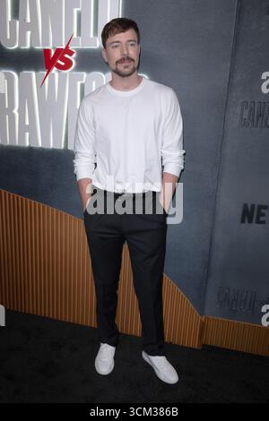 LAS VEGAS, NEVADA - 13. SEPTEMBER: MrBeast bei Netflix's Canelo vs Crawford Fight Night im Allegiant Stadium am 13. September 2025 in Las Vegas, Nevada. Kredit: DeeCee Carter/MediaPunch Stockfoto