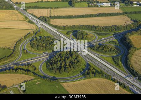 Luftaufnahme, Autobahndreieck Werl, Autobahn A44 und Autobahn A445, Werl, Werl-Unnaer Boerde, Nordrhein-Westfalen, Deutschland, Autobahn, DE, Europa, Stockfoto
