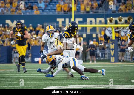 September 2025, Morgantown, WV, USA: 13. September 2025: Cam Vaughn während der West Virginia University Mountaineers (WVU) vs University of Pittsburgh Panthers in Morgantown, WV im Milan Puskar Stadium. Bradley Martin/scheinbare Media Group (Kreditbild: © AMG/AMG Via ZUMA Press Wire) NUR REDAKTIONELLE VERWENDUNG! Nicht für kommerzielle ZWECKE! Stockfoto