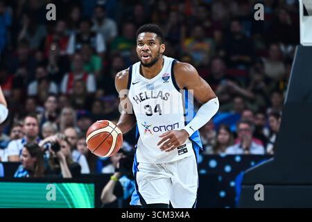 Riga, Lettland. September 2025. 34 Giannis Antetokounmpo von Griechenland im Einsatz während des FIBA EuroBasket 2025, dem 3. Platz Spiel zwischen Griechenland und Finnland in der Xiaomi Arena am 14. September 2025 in Riga, Lettland. Quelle: Unabhängige Fotoagentur/Alamy Live News Stockfoto