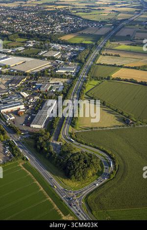 Luftaufnahme, Ende der Autobahn A445 auf die Bundesstraße B63, Blick auf die Stadt an der Hammer Landstraße, Budberg, Werl, Werl-Unnaer Boerde, Nord Stockfoto