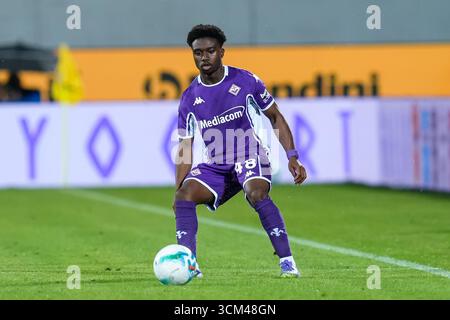 Florenz, Italien. September 2025. Tariq Lamptey von ACF Fiorentina in Aktion während der Serie A Enilive Match zwischen ACF Fiorentina und SSC Napoli im Stadio Artemio Franchi am 13. September 2025 in Florenz (Italien) Credit: Giuseppe Maffia/Alamy Live News Stockfoto