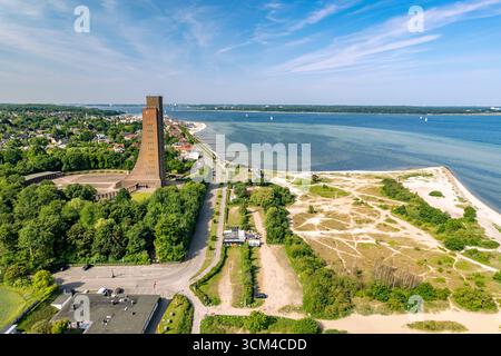 Laboe mit dem Marineministerium, Strand- und Dünenlandschaft am Kieler Fjord von oben gesehen, Laboe, Schleswig-Holstein, Deutschland Stockfoto