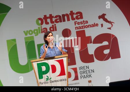 Reggio Emilia, Italien. September 2025. Reggio Emilia. Elly Schlein, Sekretärin der Demokratischen Partei, während der Abschlussveranstaltung des Festivals der nationalen Einheit. Quelle: Unabhängige Fotoagentur/Alamy Live News Stockfoto