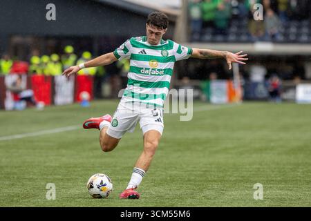 Kilmarnock, Großbritannien. Kilmarnock, Großbritannien. September 2025. Kilmarnock FC spielte Celtic FC im Rugby Park, Kilmarnock, Ayrshire, Schottland in einem William Hill Premiership Spiel. Das Finale war Kilmarnock 1:2 Celtic. Corby Donovan (C51) tritt den Ball. Quelle: Findlay/Alamy Live News Stockfoto