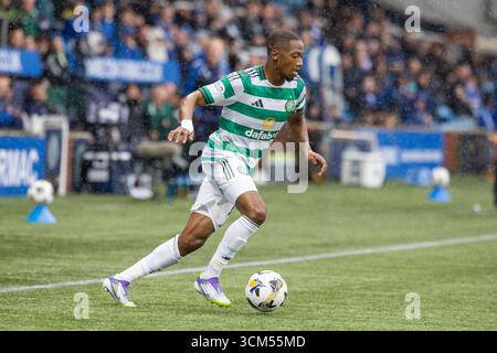 Kilmarnock, Großbritannien. Kilmarnock, Großbritannien. September 2025. Kilmarnock FC spielte Celtic FC im Rugby Park, Kilmarnock, Ayrshire, Schottland in einem William Hill Premiership Spiel. Das Finale war Kilmarnock 1:2 Celtic. Bild von Michel-ange Balikwisha, der mit dem Ball läuft. Quelle: Findlay/Alamy Live News Stockfoto