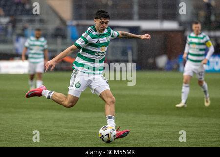 Kilmarnock, Großbritannien. Kilmarnock, Großbritannien. September 2025. Kilmarnock FC spielte Celtic FC im Rugby Park, Kilmarnock, Ayrshire, Schottland in einem William Hill Premiership Spiel. Das Finale war Kilmarnock 1:2 Celtic. Corby Donovan (C51) tritt den Ball. Quelle: Findlay/Alamy Live News Stockfoto